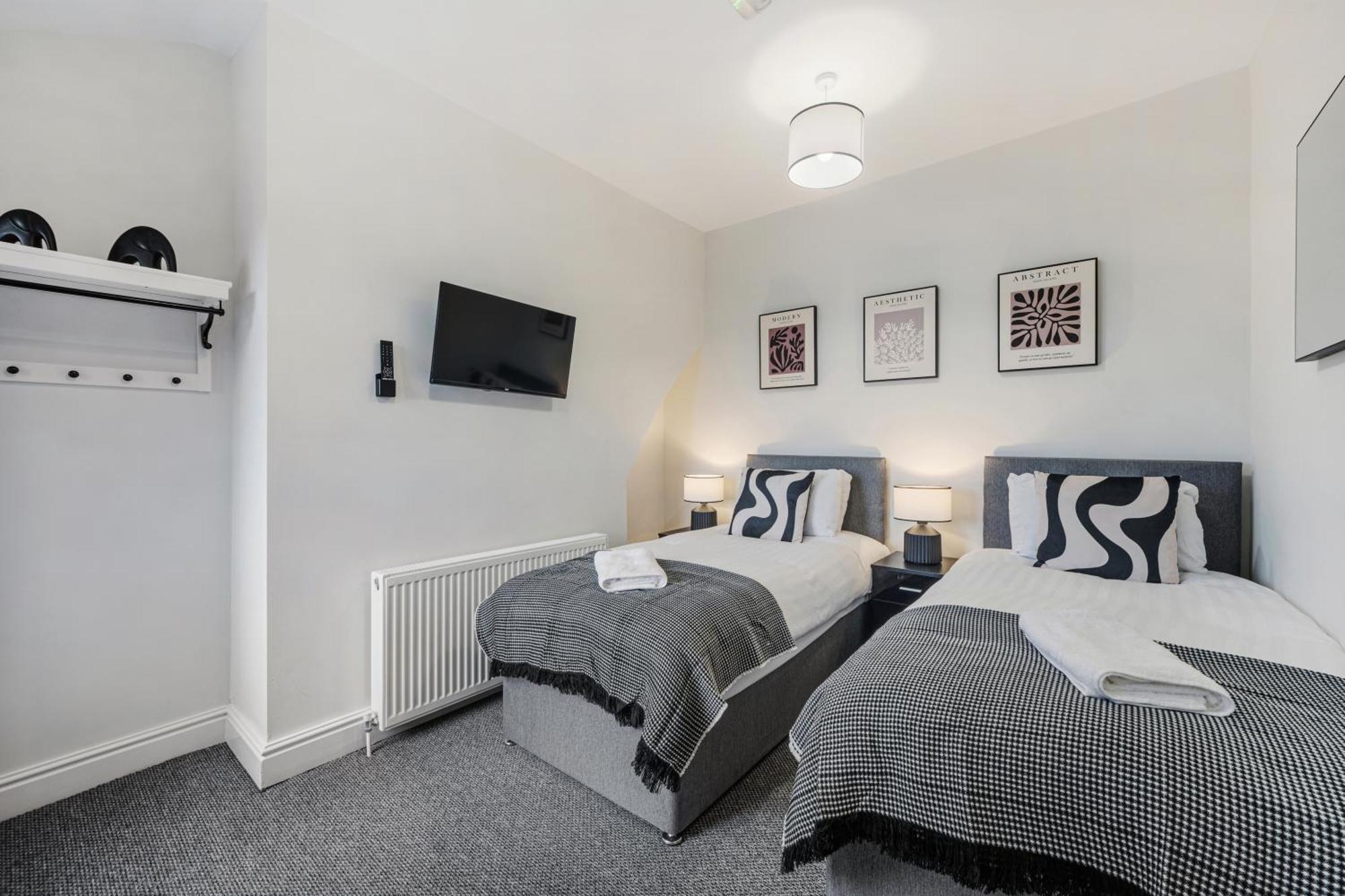 Anfield Cosy - Air Host & - Sleeps 14 *