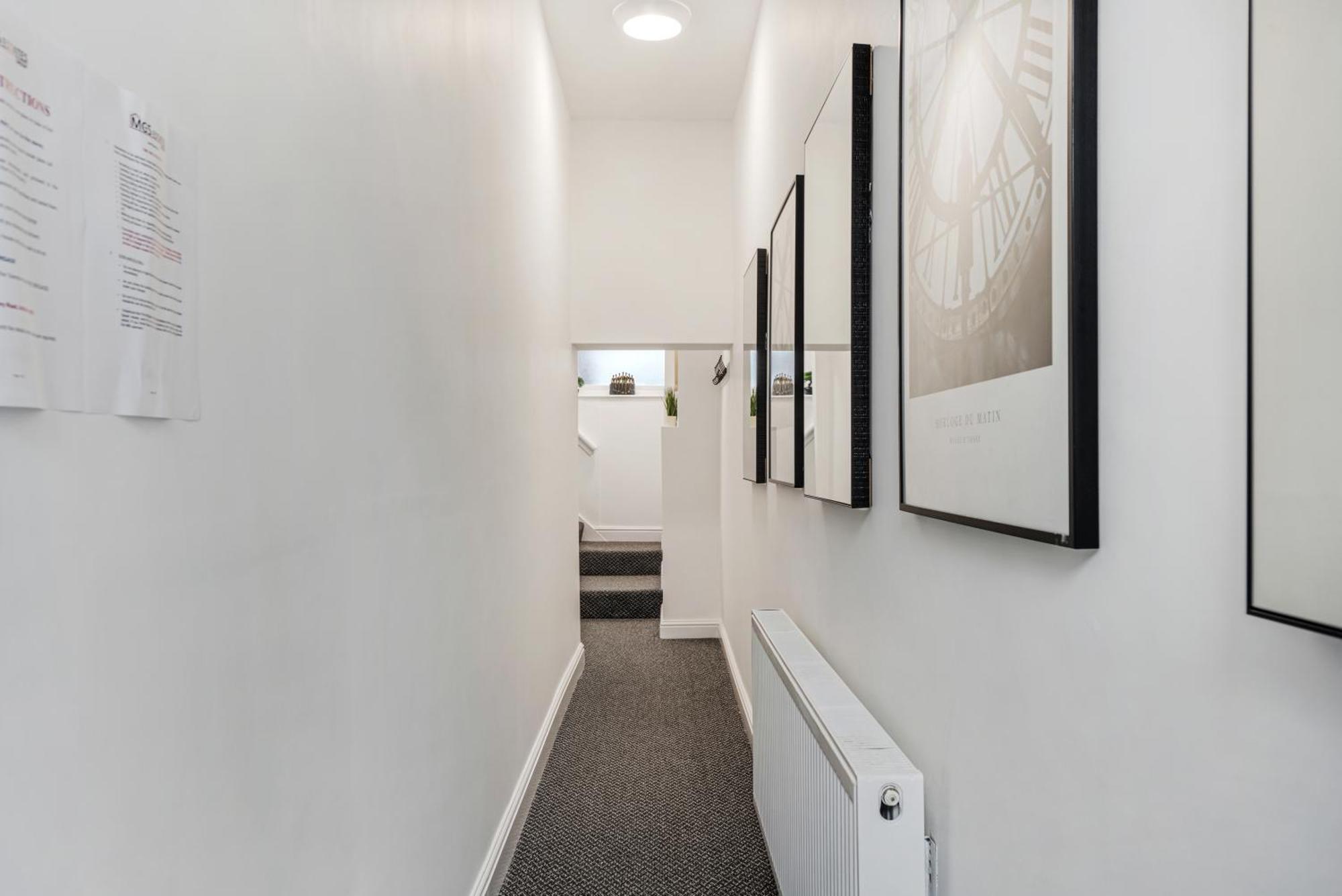 Anfield Cosy - Air Host & - Sleeps 14 * Liverpool