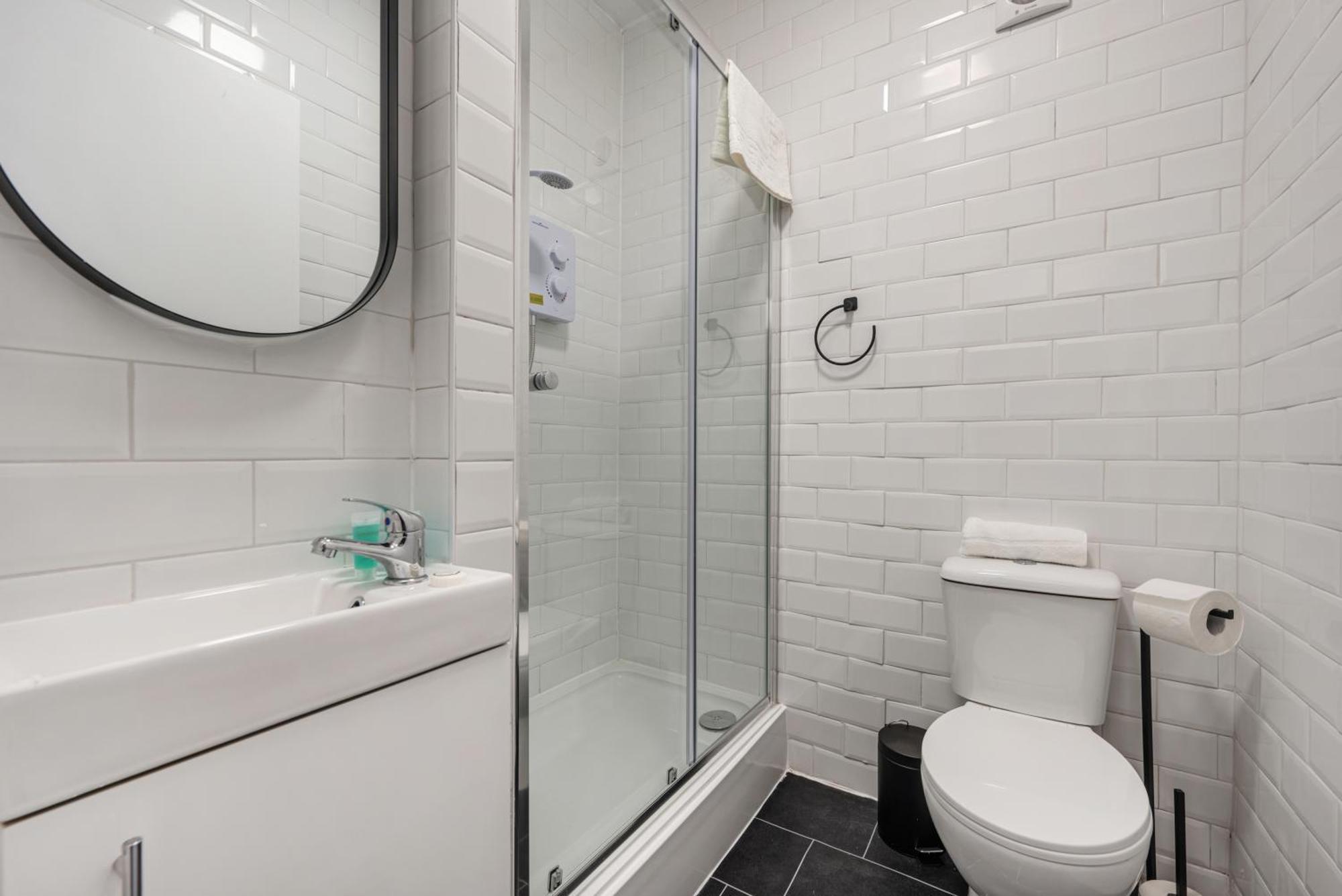 Holiday home Anfield Cosy - Air Host & - Sleeps 14