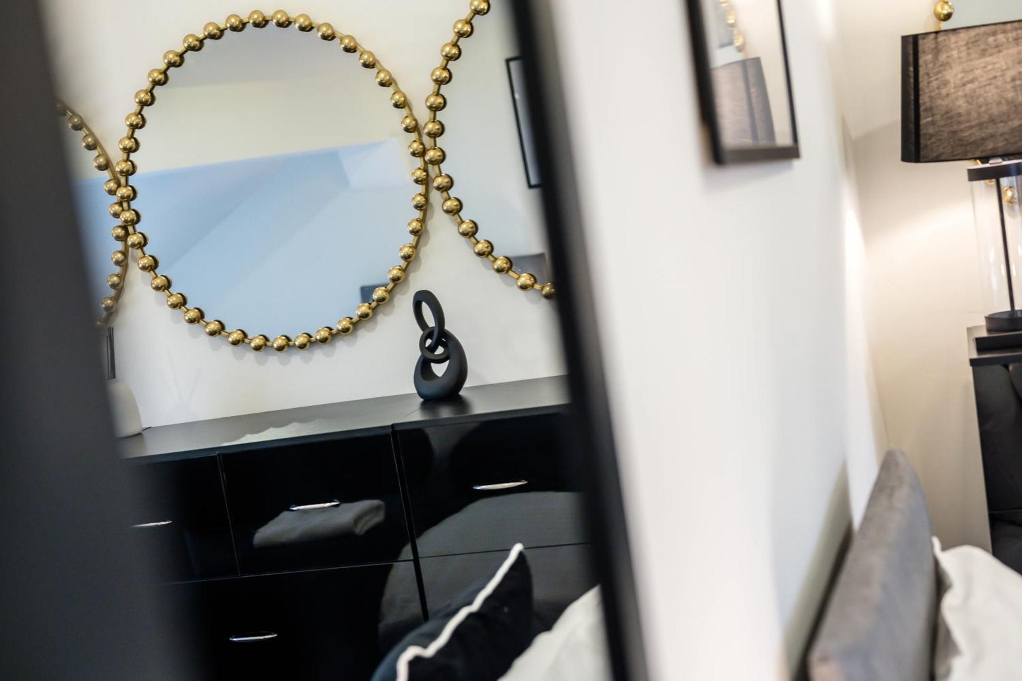 Anfield Cosy - Air Host & - Sleeps 14 *